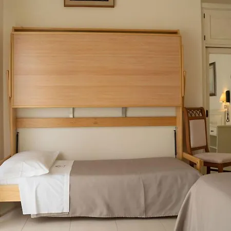 Hotel Ariella 2*